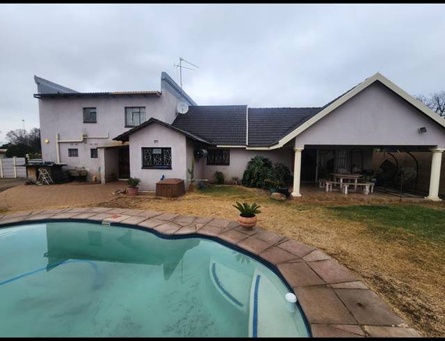 4 BEDROOM HOUSE FOR SALE IN GENL ALBERTS PARK